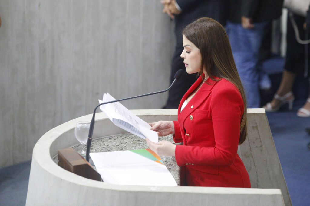 Deputada Juliana Lucena