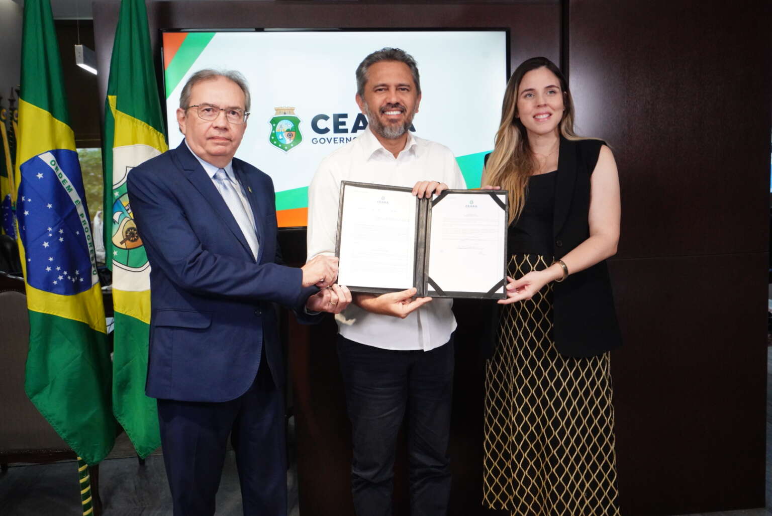 Criação da Ouvidoria da Mulher. Leonidas Cristino, Elmano de Freitas e Jade Romero
