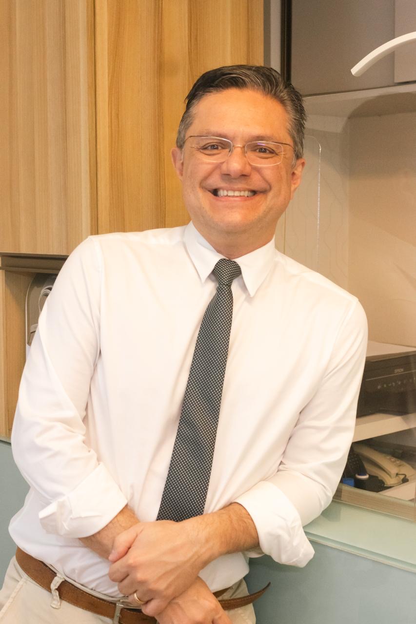 Dr. Leonardo Bezerra