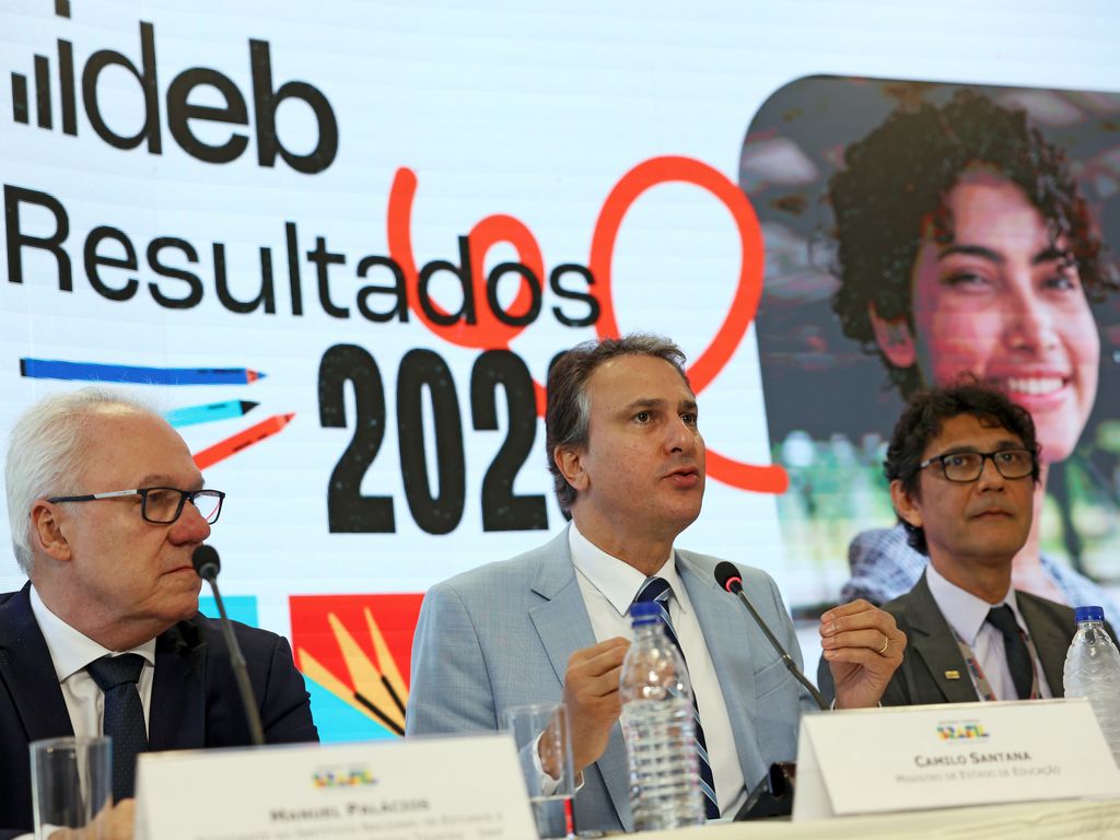 Brasília (DF), 14.08.2024 - O ministro da Educação, Camilo Santana, o presidente do Instituto Nacional de Estudos e Pesquisas Educacionais Anísio Teixeira (Inep), Manuel Palacios, e o Diretor de Estatísticas do INE Carlos Moreno divulgam os resultados de 2023 do Índice de Desenvolvimento da Educação Básica (Ideb). Foto: José Cruz/Agência Brasil
