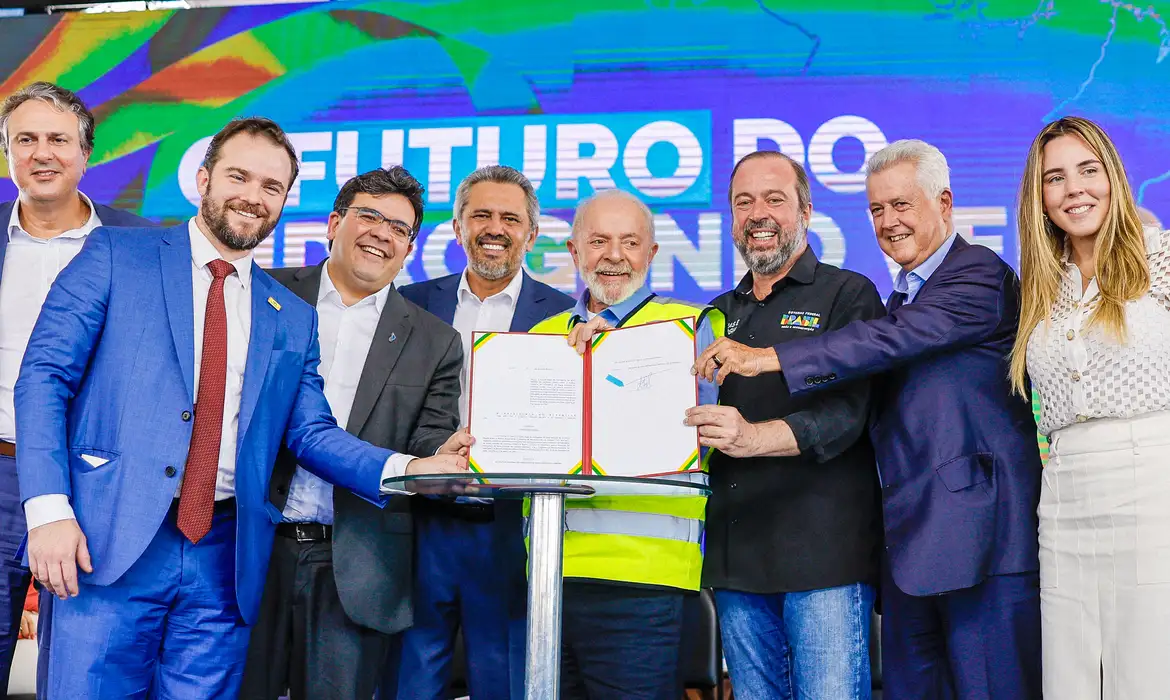 Lula sanciona Marco Legal do Hidrogênio Verde, no Porto do Pecém