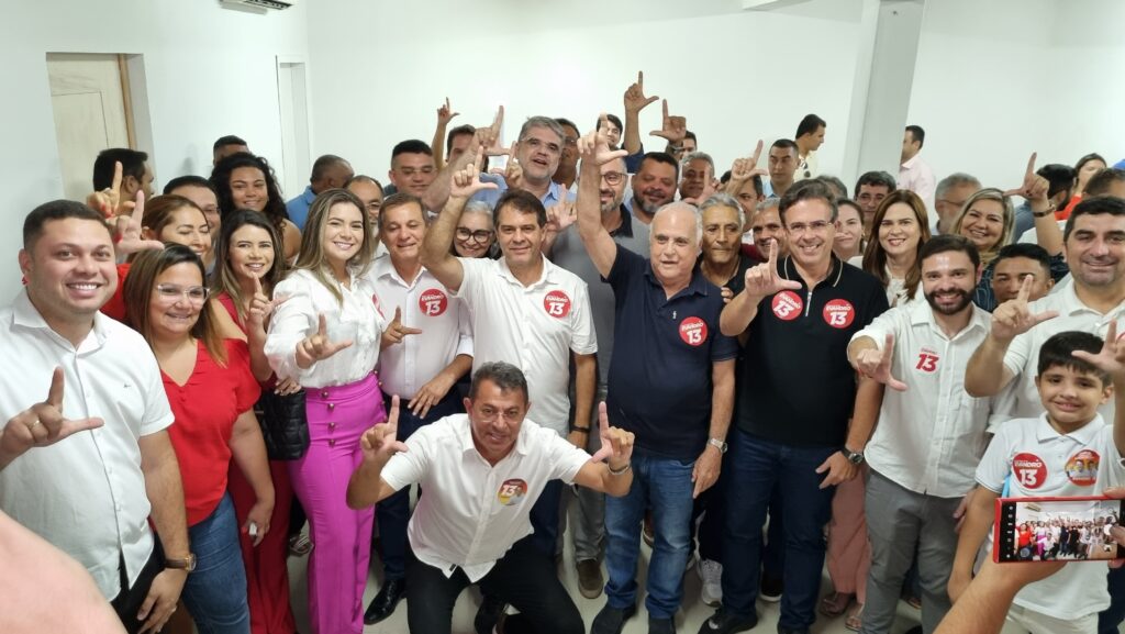 Roberto Pessoa e seu grupo apoiam Evandro Leitão