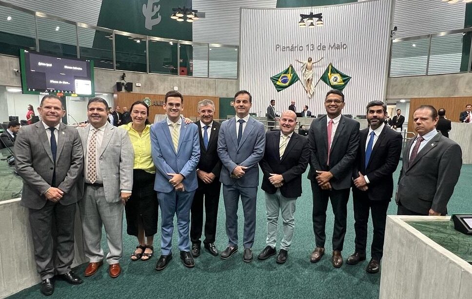 Oposição se reúne no Plenário 13 de Maio