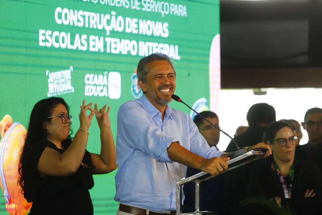 Elmano anuncia mais escolas de tempo integral no Ceará