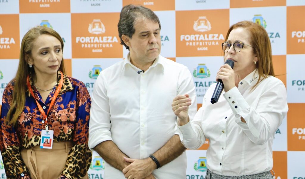 Evandro apresenta Riane Azevedo. Foto: Beatriz Boblitz