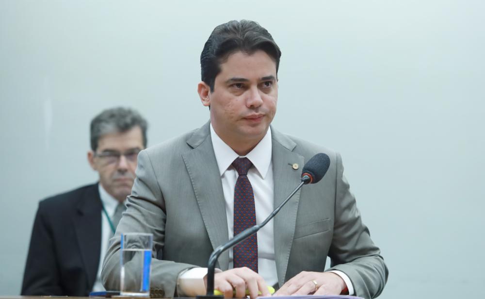 Deputado federal Junior Mano