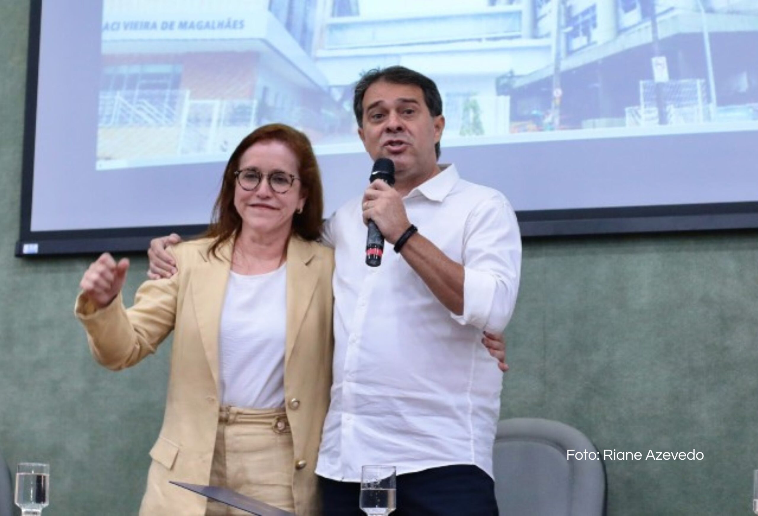 Prefeito Evandro Leitão e secretária da Saúde de Fortaleza Riane Azevedo